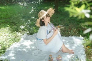 Dreamy Summer Aesthetic: Bu Chi Ban Fan in YiTuYu Art Language Vol.9367 - Elegant High-Quality Portrait Photography Collection-6