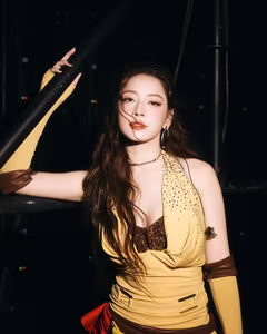 Chi Pu: What makes the Vietnamese beauty praised by Chinese media as 'most beautiful in Vietnam' so captivating?-3