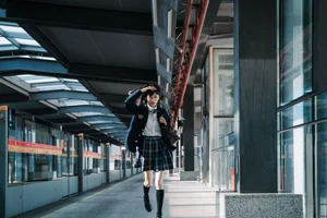 Urban Subway Portrait Photography: YiTuYu Art Language Vol.9127 Featuring Qi Qi in a Cinematic Metro Setting-13