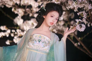 Ethereal Night Cherry Blossoms Photography: Art Language Vol.9125 Featuring Fei Fei in a Stunning Sakura Nightscape-5
