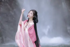 YiTuYu Vol8765 Yi Xiao Zhi Zhi Zhi Zhi Ethereal Pink Hanfu Beauty by the Waterfall-11