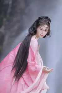 YiTuYu Vol8765 Yi Xiao Zhi Zhi Zhi Zhi Ethereal Pink Hanfu Beauty by the Waterfall-9