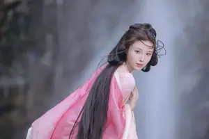 YiTuYu Vol8765 Yi Xiao Zhi Zhi Zhi Zhi Ethereal Pink Hanfu Beauty by the Waterfall-3