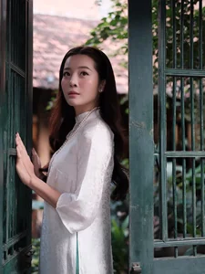 Karen Nguyen radiates timeless elegance in a pure white traditional Ao Dai-7