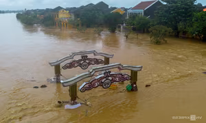 Hoi An Flood Season: Heritage Colors and Simple Daily Life-4