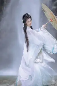 YiTuYu Vol.8709: Chi Yan Zai Zhe Li - Ethereal Beauty of a Wuxia Legend-7