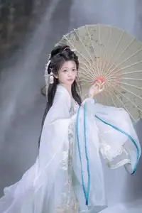 YiTuYu Vol.8709: Chi Yan Zai Zhe Li - Ethereal Beauty of a Wuxia Legend-18