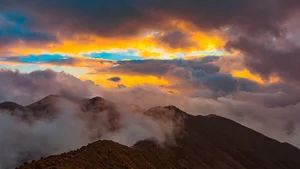 Conquering Ta Chi Nhu Summit: An Emotional Journey Above the Clouds-6