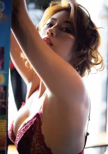 Mino Suzume: Enchanting Blue Nymph with a Captivating Gaze - T20-14