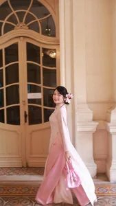 Elegant Pink Silk Ao Dai: Traditional Vietnamese Culture and Timeless Fashion for Women-9
