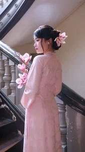 Elegant Pink Silk Ao Dai: Traditional Vietnamese Culture and Timeless Fashion for Women-6