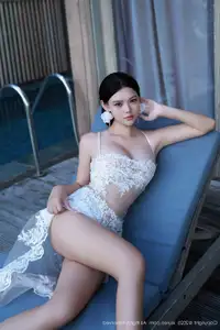 Ding Dang DD Shines in XiuRen No.10721: Elegant Allure and Delicate Beauty-1