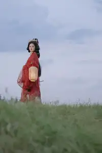 Timeless Elegance YiTuYu Vol8656 Yun An Traditional Beauty with Lantern at Dusk-17