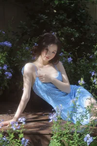 Radiant Summer Portraits: YiTuYu Art Language Vol.9384 Featuring Bu Shi Jiang Zi in Sun-Drenched Blue Snowflake Aesthetic-14