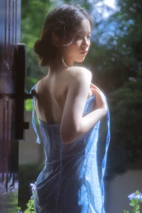 Radiant Summer Portraits: YiTuYu Art Language Vol.9384 Featuring Bu Shi Jiang Zi in Sun-Drenched Blue Snowflake Aesthetic-8