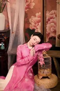Quynh Kool's Sweet Beauty: Graceful in Traditional Ao Dai-5