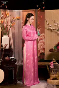 Quynh Kool's Sweet Beauty: Graceful in Traditional Ao Dai-7