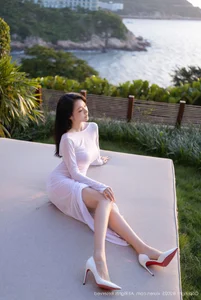 Ethereal Outdoor Portrait of Anran in Delicate White Lace Lingerie – XiuRen Collection No.10747 Beautiful Asian Model Photography-29