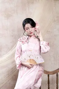 Graceful Pink Ao Dai: Alluring Traditional Vietnamese Beauty Unveiled-9