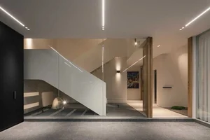 Modern Villa Architecture: Innovative Vertical Design Utilizing Natural Light and Minimalist Glass Elements for Contemporary Luxury Living-2