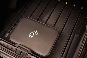 Porsche Panamera Turbo Sonderwunsch Interior: Unique Technology, Pinnacle Luxury for the Elite.-3