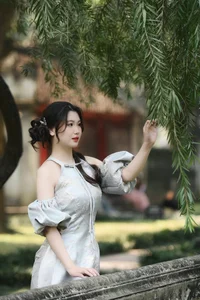 Ethereal Elegance in Golden Hour Light-8