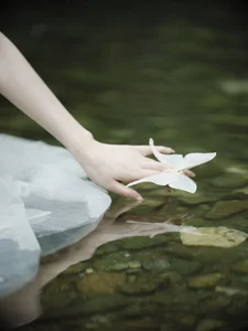 Man Moto Satomi in YiTuYu Art Language Vol.9227: Breathtaking Valley Portrait Series and Aesthetic Nature Photography-11