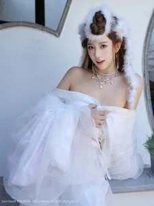 The Ethereal Elegance of Jin Yun Xi Yuki: A Modern Visual Masterpiece-37