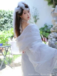 The Ethereal Elegance of Jin Yun Xi Yuki: A Modern Visual Masterpiece-12