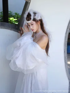 The Ethereal Elegance of Jin Yun Xi Yuki: A Modern Visual Masterpiece-54