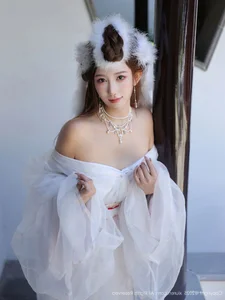 The Ethereal Elegance of Jin Yun Xi Yuki: A Modern Visual Masterpiece-8