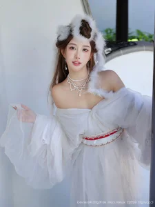 The Ethereal Elegance of Jin Yun Xi Yuki: A Modern Visual Masterpiece-17