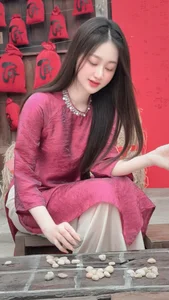 Elegant Traditional Vietnamese Silk Áo Dài: Timeless Grace and Feminine Beauty for Every Occasion-5