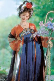 Elegant Cosplay: Tong Yi's Traditional Chinese Beauty in YiTuYu Vol.8305-11