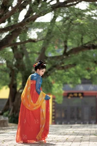 Timeless Elegance in Hanfu: YiTuYu Art Language Vol.8852 featuring E E Chi Bu Bao-18