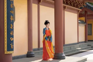 Timeless Elegance in Hanfu: YiTuYu Art Language Vol.8852 featuring E E Chi Bu Bao-32