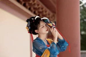 Timeless Elegance in Hanfu: YiTuYu Art Language Vol.8852 featuring E E Chi Bu Bao-2