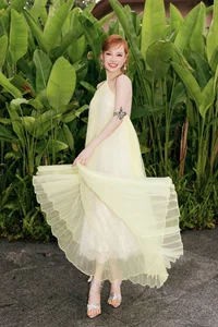 6 Stunning Vietnamese Actresses and Beauty Queens Born in the Year of the Horse: A Celebration of Style, Talent, and Elegance-3