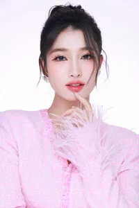 6 Stunning Vietnamese Actresses and Beauty Queens Born in the Year of the Horse: A Celebration of Style, Talent, and Elegance-0