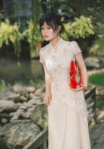 Elegant Ao Dai: Vietnamese Traditional Beauty in a Lush Garden-5