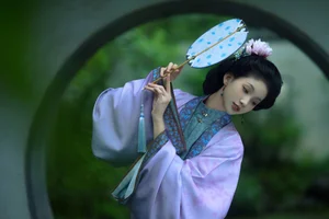 The Timeless Elegance of Er Yi Zhi in YiTuYu Art Language Vol.8877-9