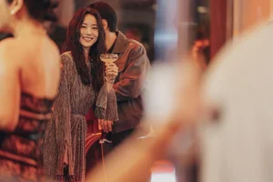 Exclusive Behind-the-Scenes Look: Shin Hae Sun and Lee Jun Hyuk in the New Netflix K-Drama Series The Art of Sarah-5