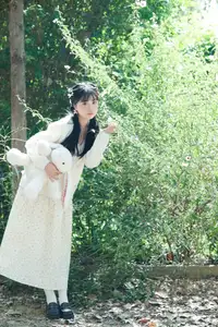 Yi Zhi Nuan Nuan's Poetic World: Dreamy Muse in a Green Garden YiTuYu Vol.8651-20