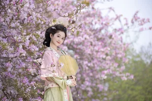 Ethereal Beauty Under Blossoms - YiTuYu Vol.8918 Jiu Shi Jiao Mei Nan A-27