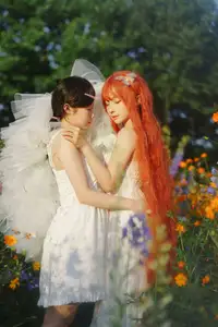 Coser Chunmomo | Ethereal Bride in a Dreamy Flower Garden Wedding Dress-1