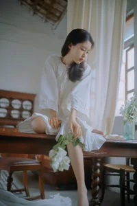 The Ethereal Elegance of Yi Zhi You Zi in Art Language Vol.8951-5