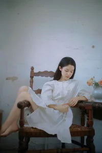 The Ethereal Elegance of Yi Zhi You Zi in Art Language Vol.8951-21