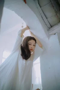 The Ethereal Elegance of Yi Zhi You Zi in Art Language Vol.8951-11