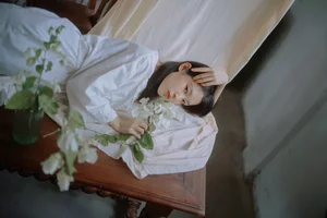 The Ethereal Elegance of Yi Zhi You Zi in Art Language Vol.8951-32