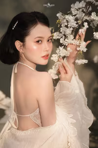 VGU No.138: Discover Elegant Vietnamese Beauty: Modern Ao Yem & Oriental Grace-5